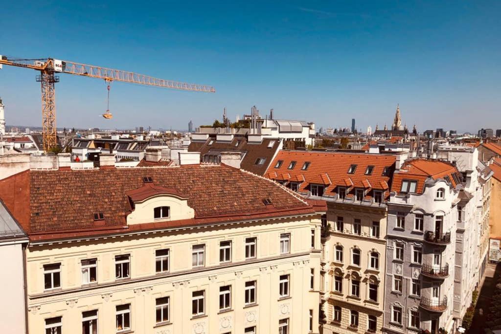 Mitten Im Achten. Zentrale In Vienna